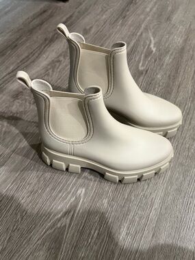 Jeffrey Campbell Play Pleu Rain Boot Cream Platform Chelsea Lug Sole